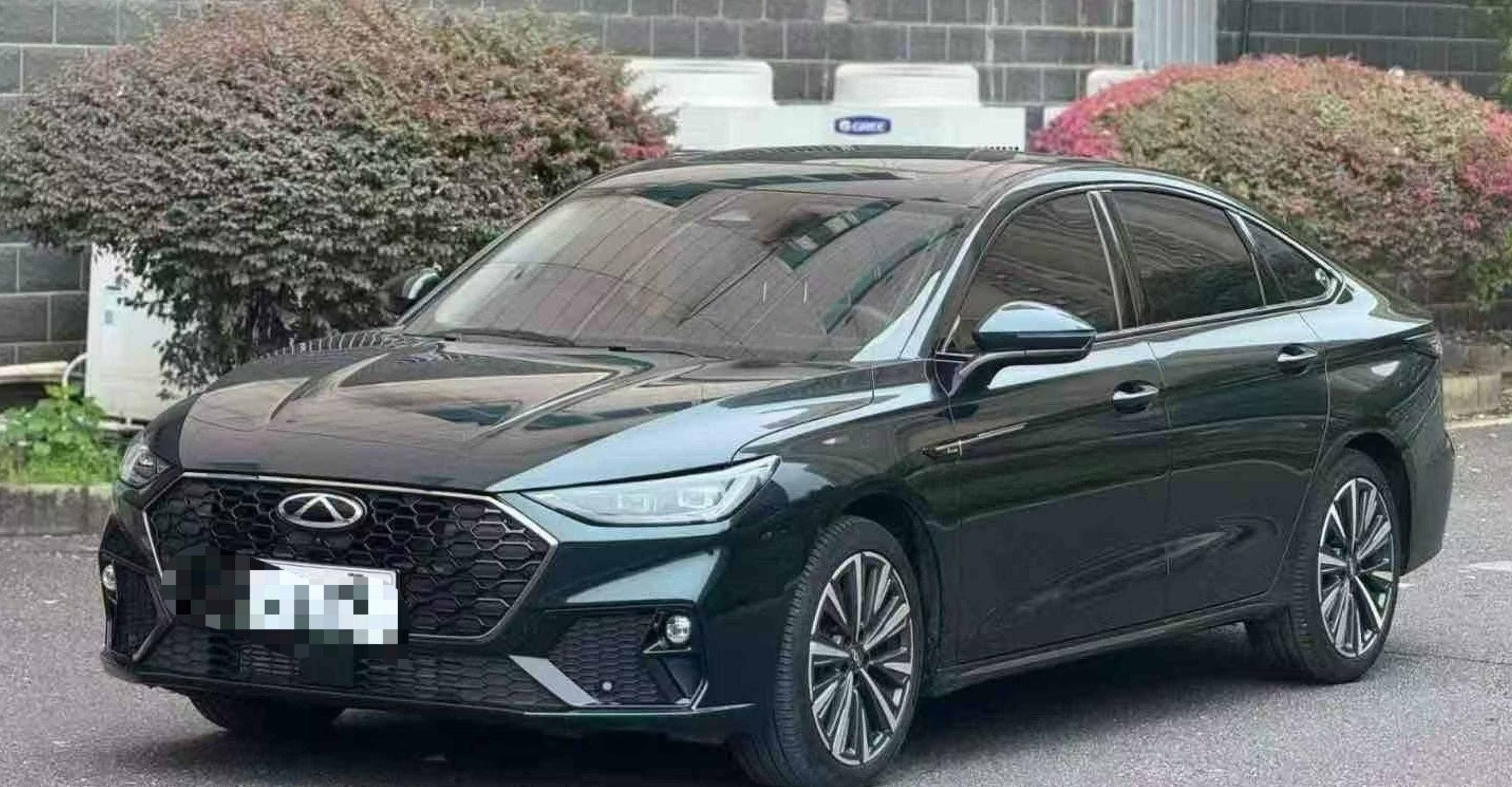 Chery Arrizo 8 dark green sedan available for export from China